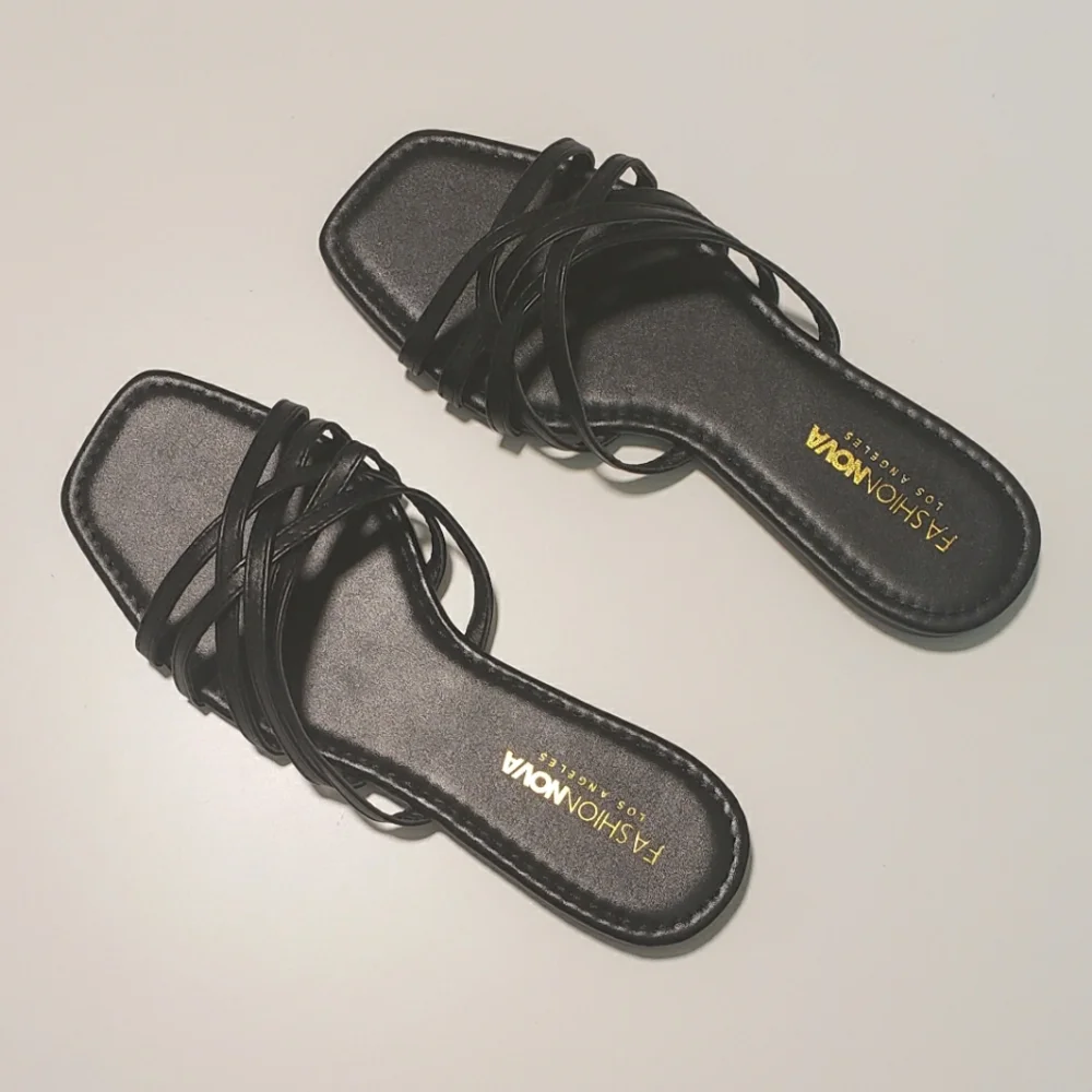 Square Toe Slides - Picture 4 of 9